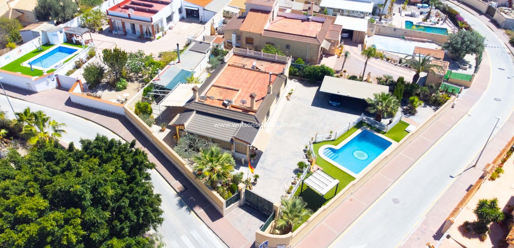 Freistehende Villa zum Verkauf in Alicante