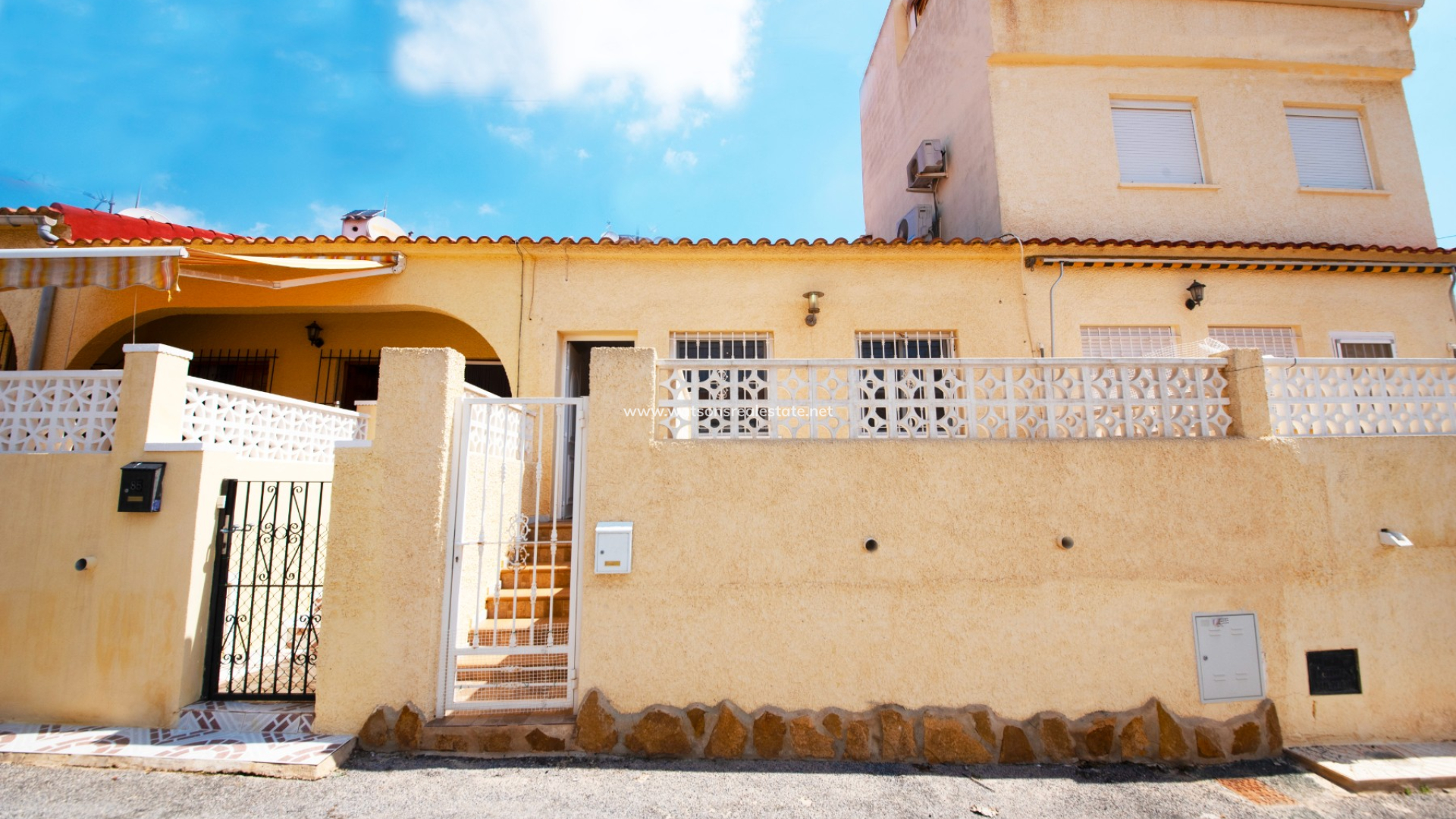 Adosado - Venta - Urb. La Marina - 4901