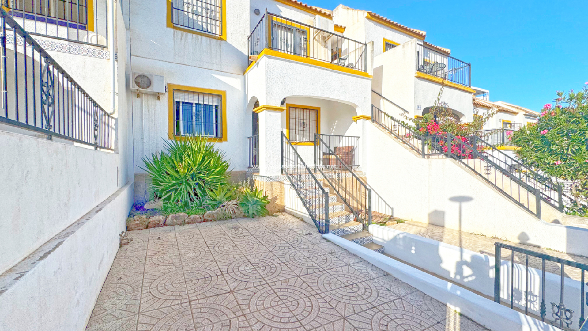 Apartment - Resale - Urb. La Marina - 6080