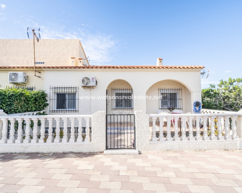 Casa adosada en venta en Alicante