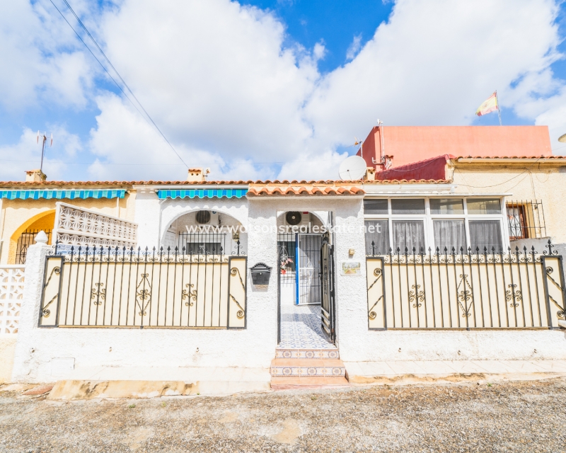 Casa adosada en venta en La Marina