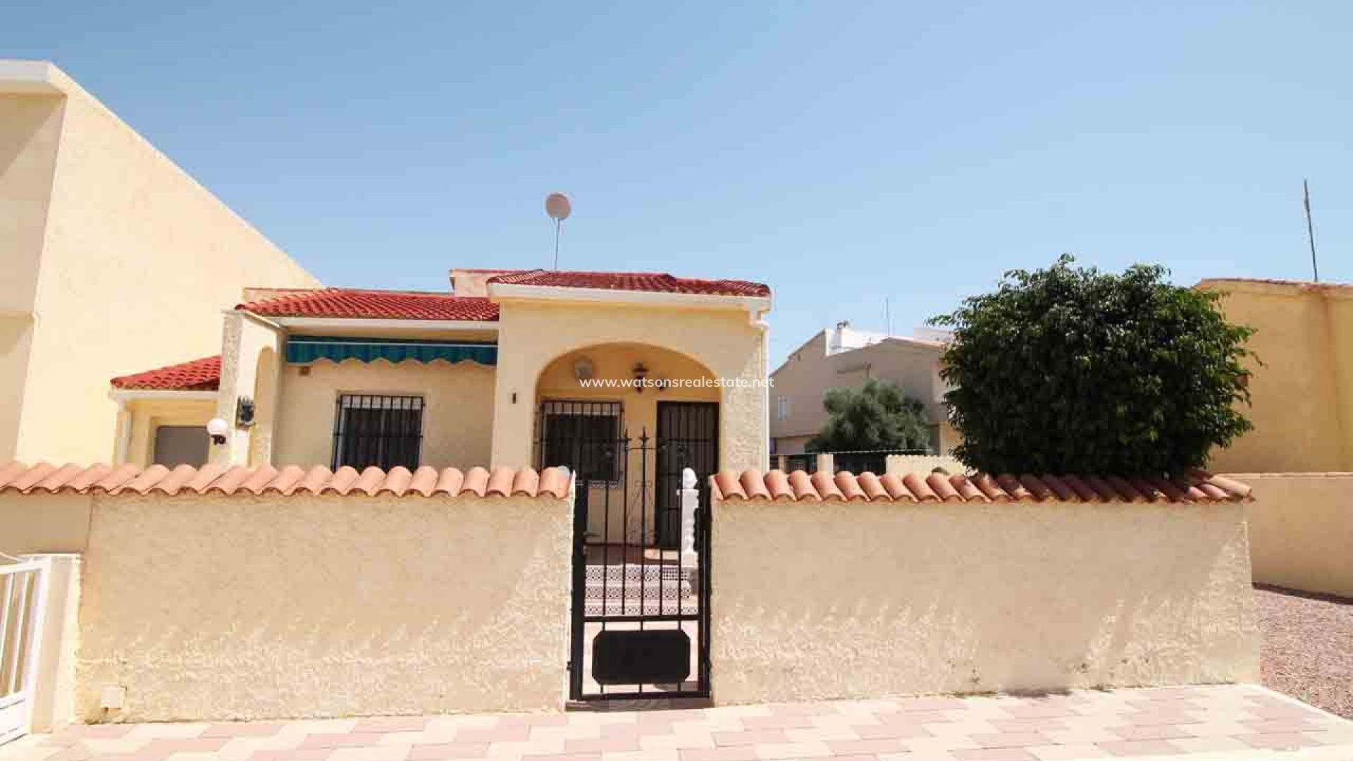 Chalet Independiente - Venta - Urb. La Marina - 4760