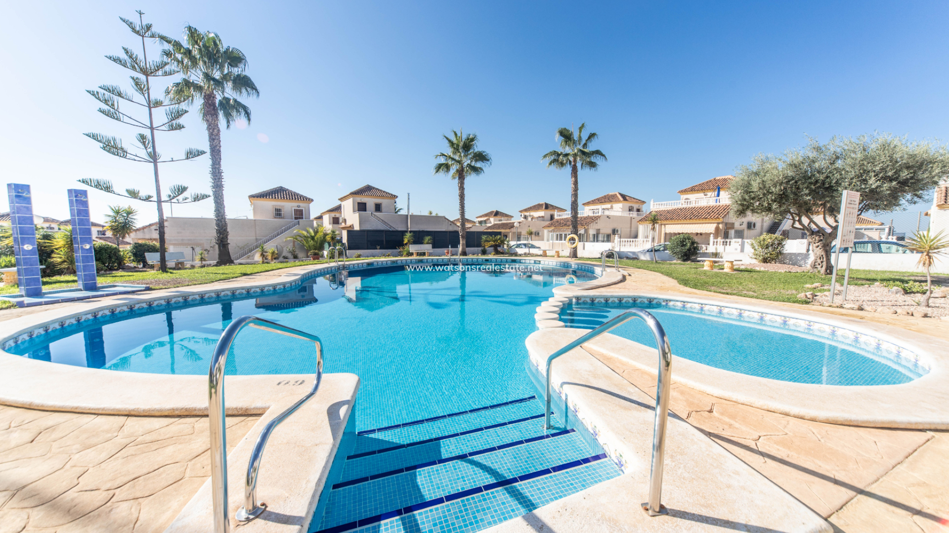 Chalet Independiente - Venta - Urb. La Marina - 5245