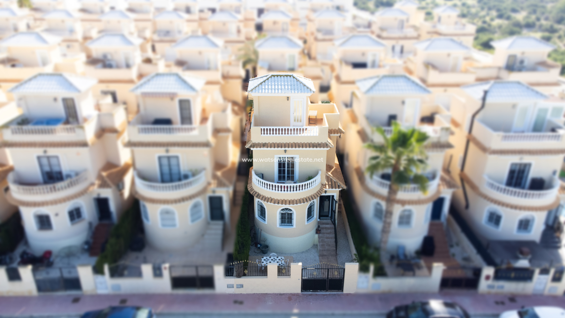 Chalet Independiente - Venta - Urb. La Marina - 5927