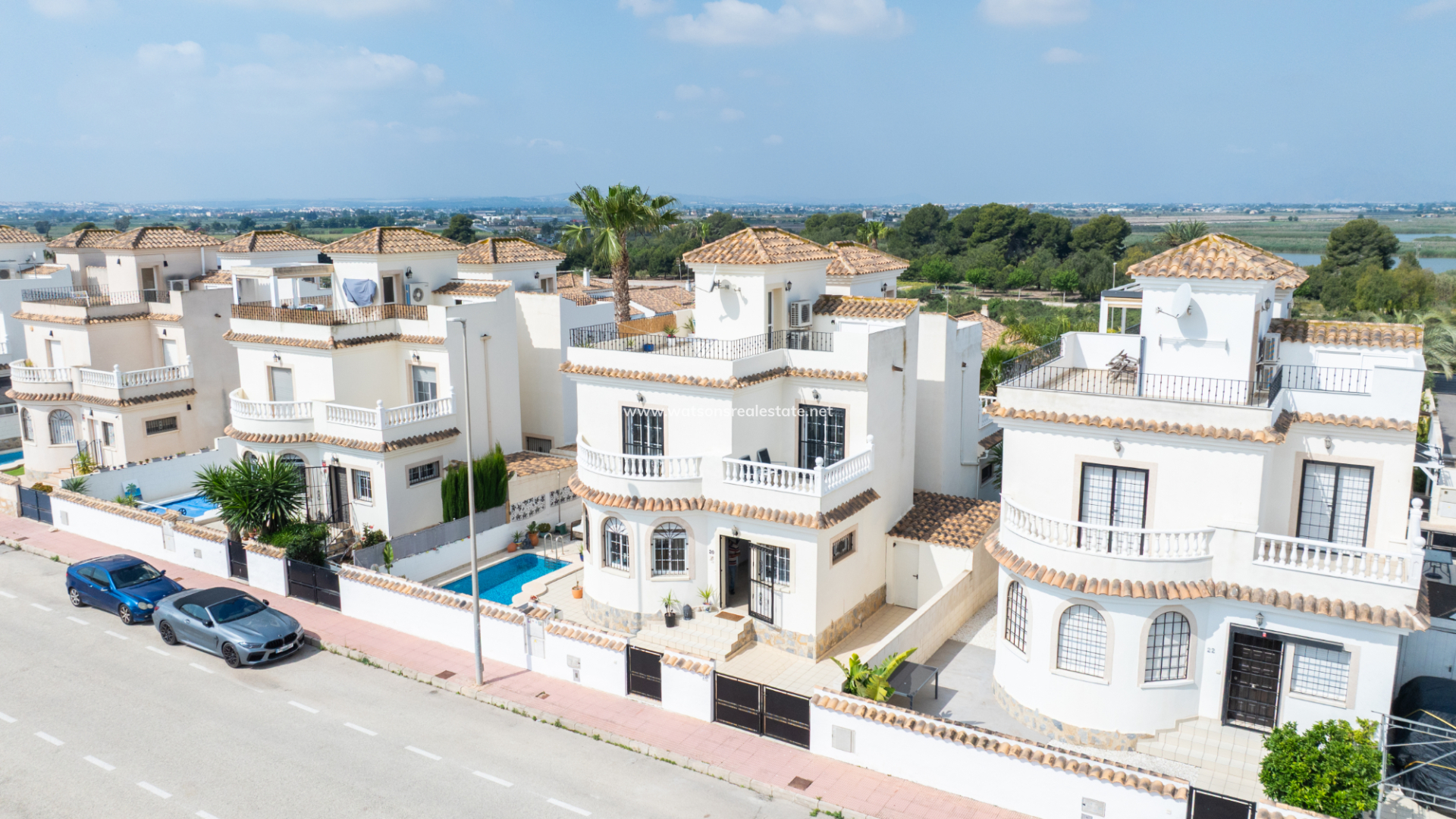 Chalet Independiente - Venta - Urb. La Marina - 6162