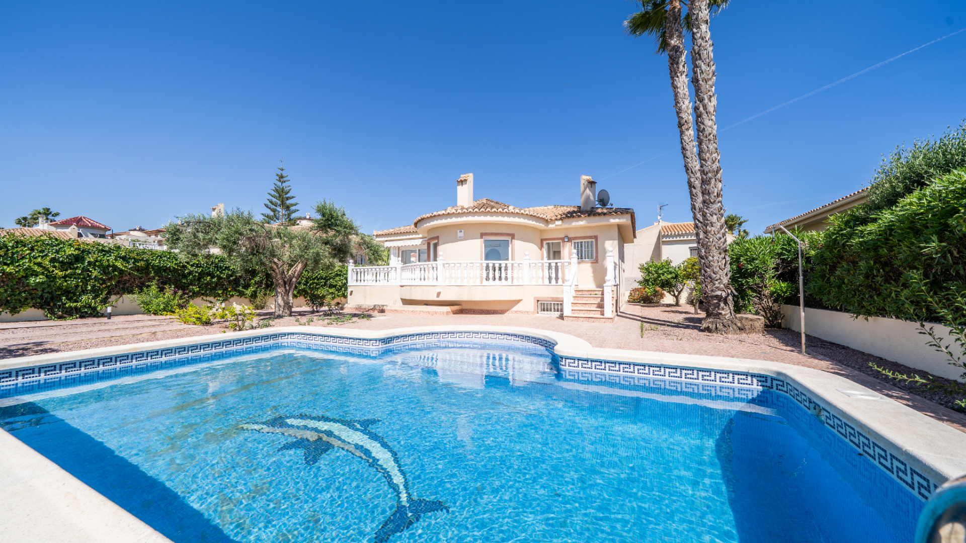Chalet Independiente - Venta - Urb. La Marina - 6174