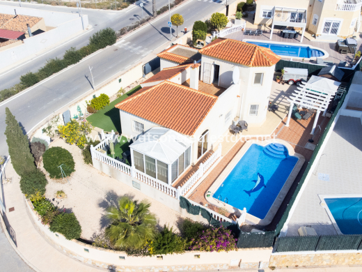 Chalet Independiente · Venta · Urb. La Marina · Urb. La Marina