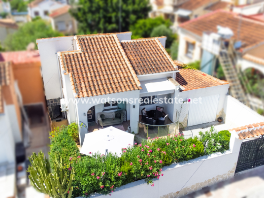 Chalet Independiente · Venta · Urb. La Marina · Urb. La Marina