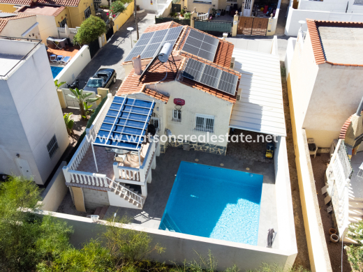 Chalet Independiente · Venta · Urb. La Marina · Urb. La Marina