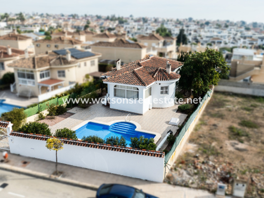 Chalet Independiente - Venta - Urb. La Marina - Urb. La Marina