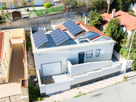 Chalet Independiente · Venta · Urb. La Marina · Urb. La Marina