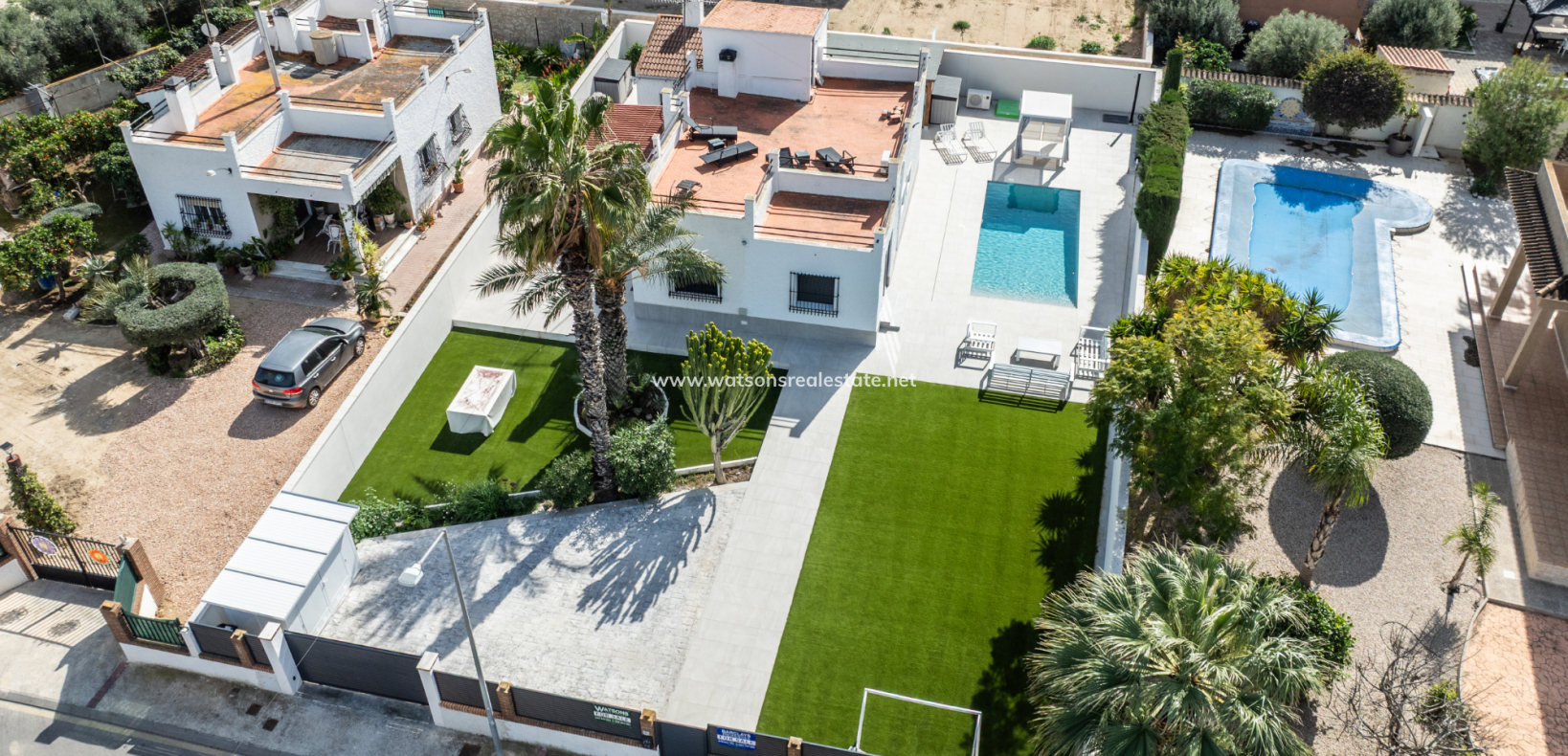Chalet Independiente - Venta - Urb. La Marina - Urb. La Marina