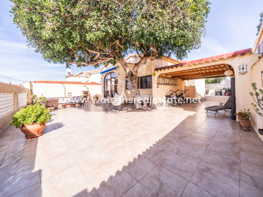 Chalet Independiente - Venta - Urb. La Marina - Urb. La Marina