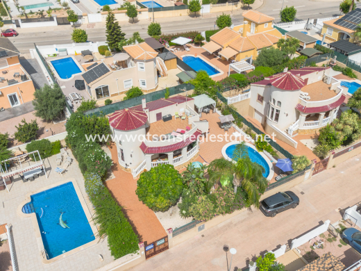 Chalet Independiente - Venta - Urb. La Marina - Urb. La Marina