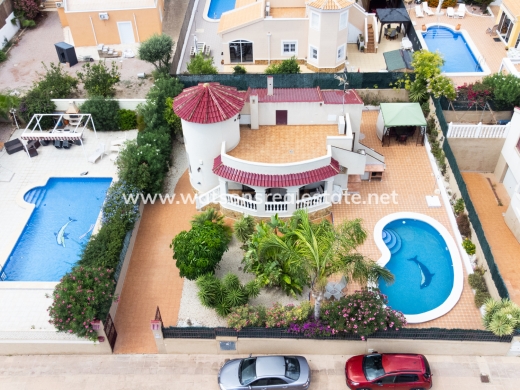 Chalet Independiente · Venta · Urb. La Marina · Urb. La Marina