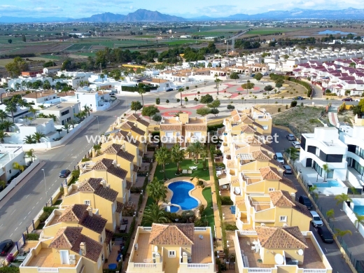 Chalet Independiente · Venta · Urb. La Marina · Urb. La Marina