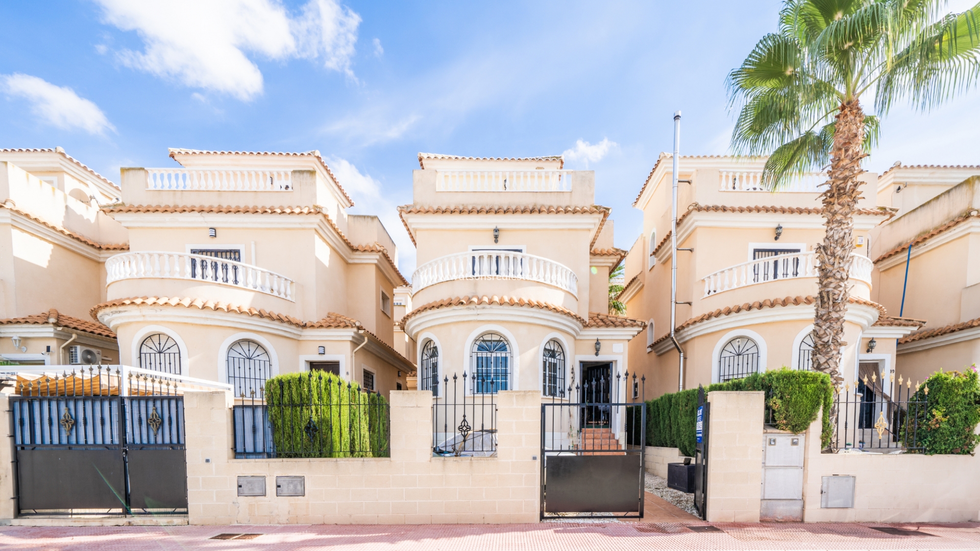 Detached - Resale - Urb. El Oasis - La Marina - 5746