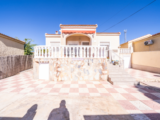 Detached · Resale · Urb. La Marina · Urb. La Marina