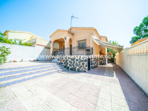 Detached - Resale - Urb. La Marina - Urb. La Marina