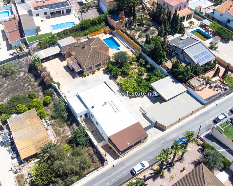 Freistehende Villa zum Verkauf in Alicante