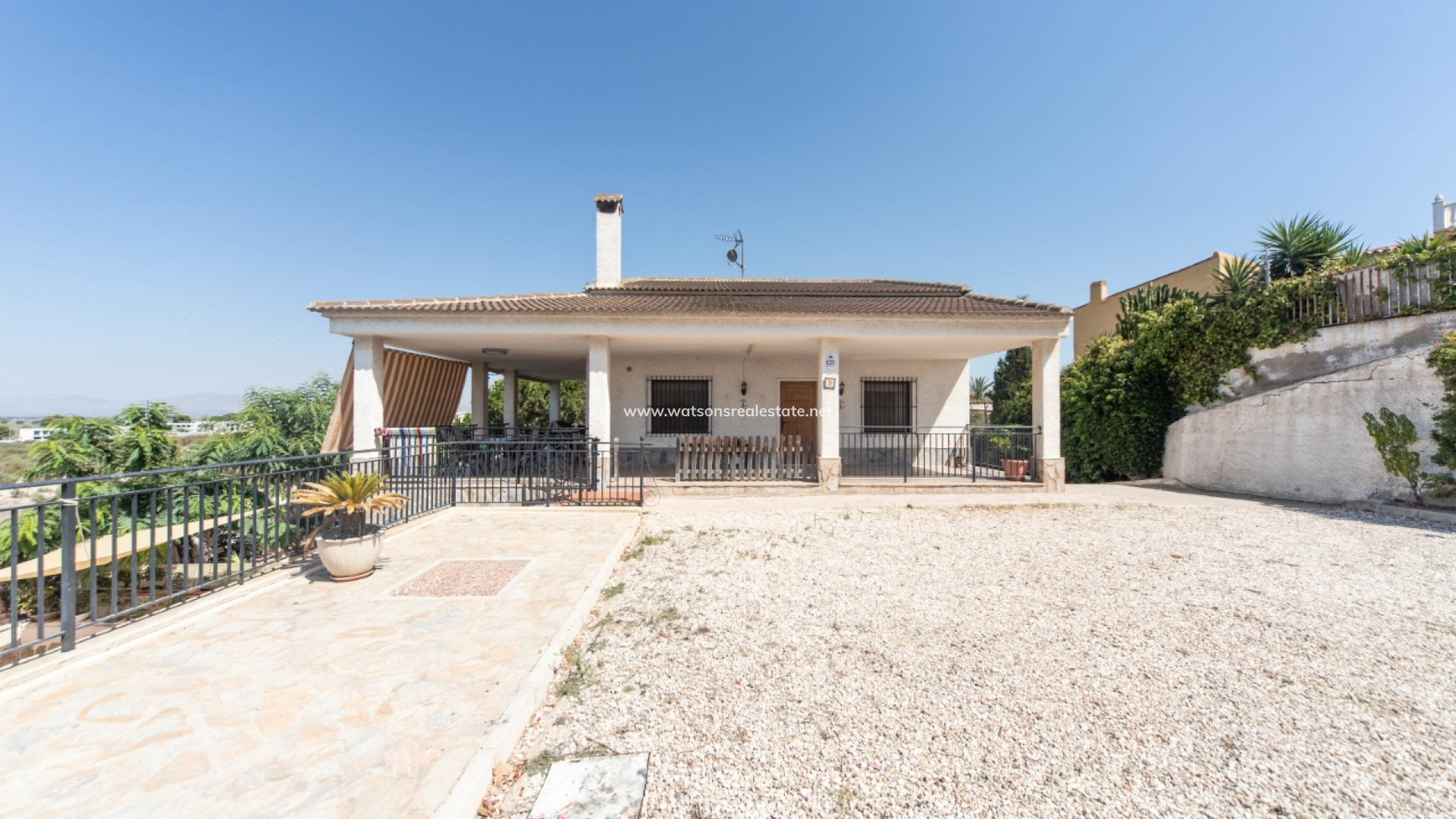 Freistendhe Villa - Resale - Urb. El Oasis - La Marina - 5186