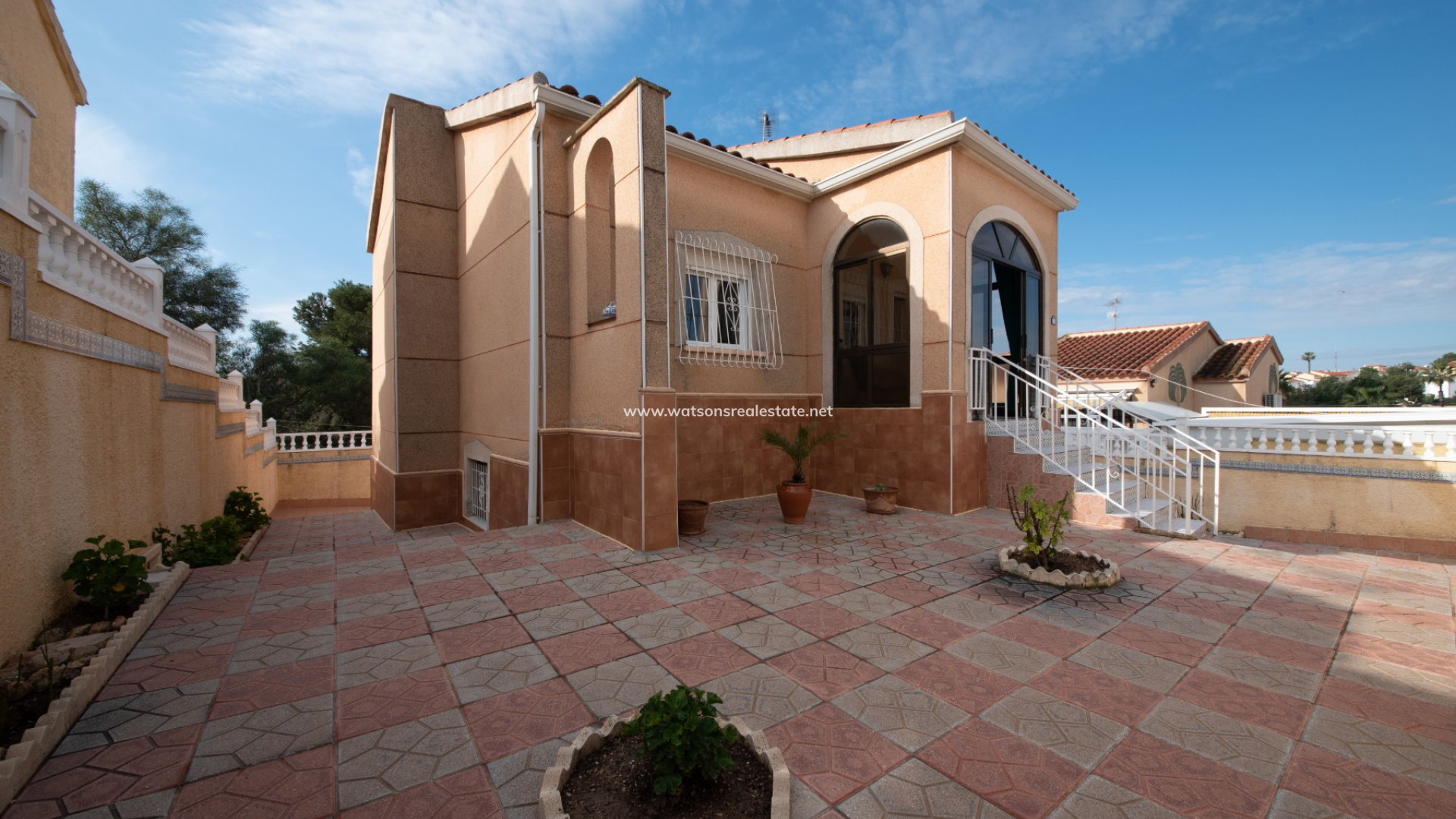 Freistendhe Villa - Resale - Urb. La Marina - 5073