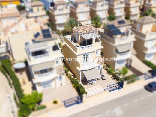 Freistendhe Villa - Resale - Urb. La Marina - Urb. La Marina