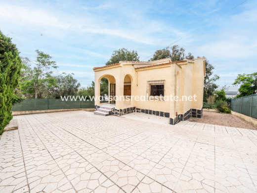 Freistendhe Villa · Resale · Urb. La Marina · Urb. La Marina