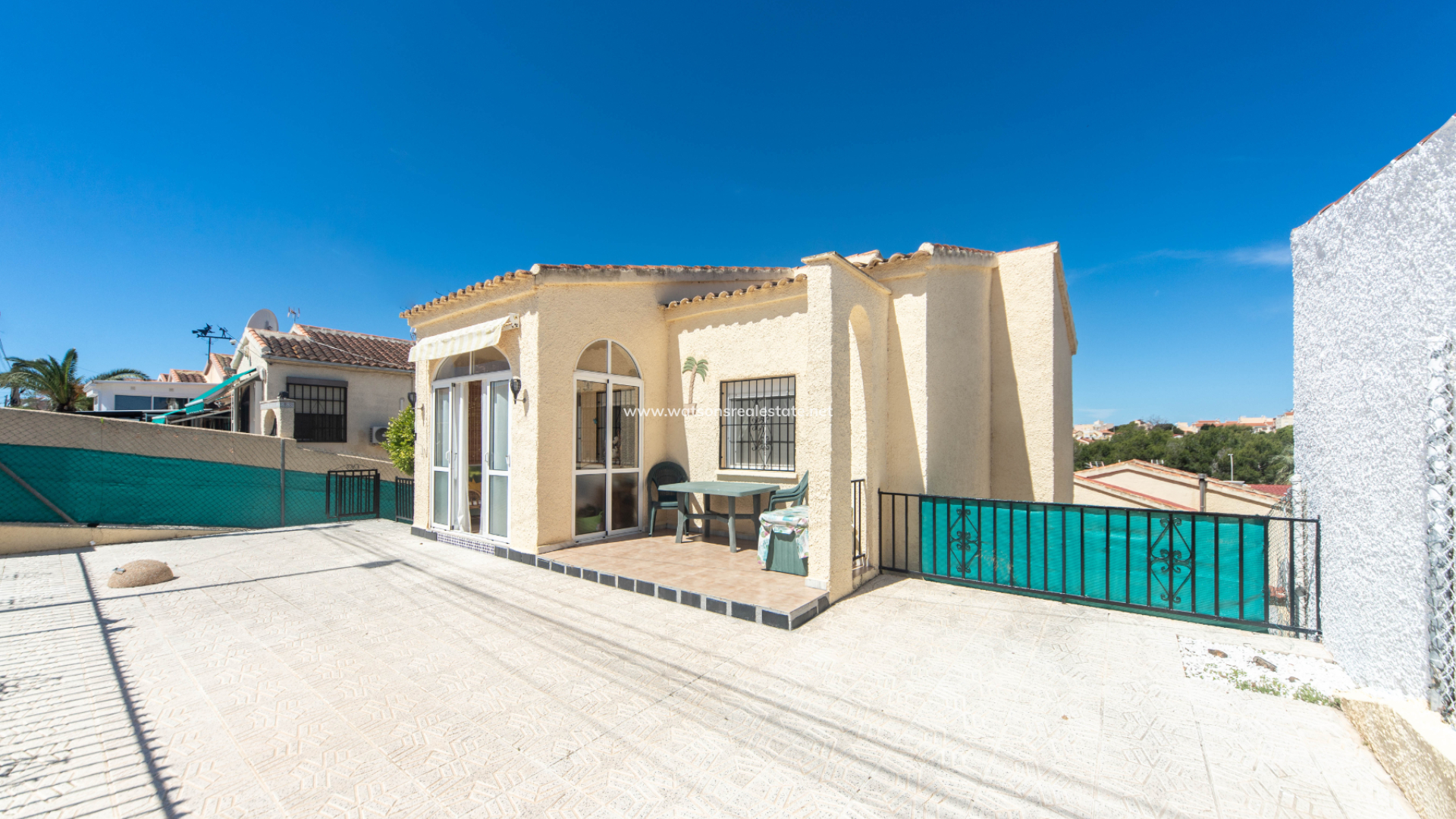 Fristaende Villa - Resale - Urb. La Marina - 5430