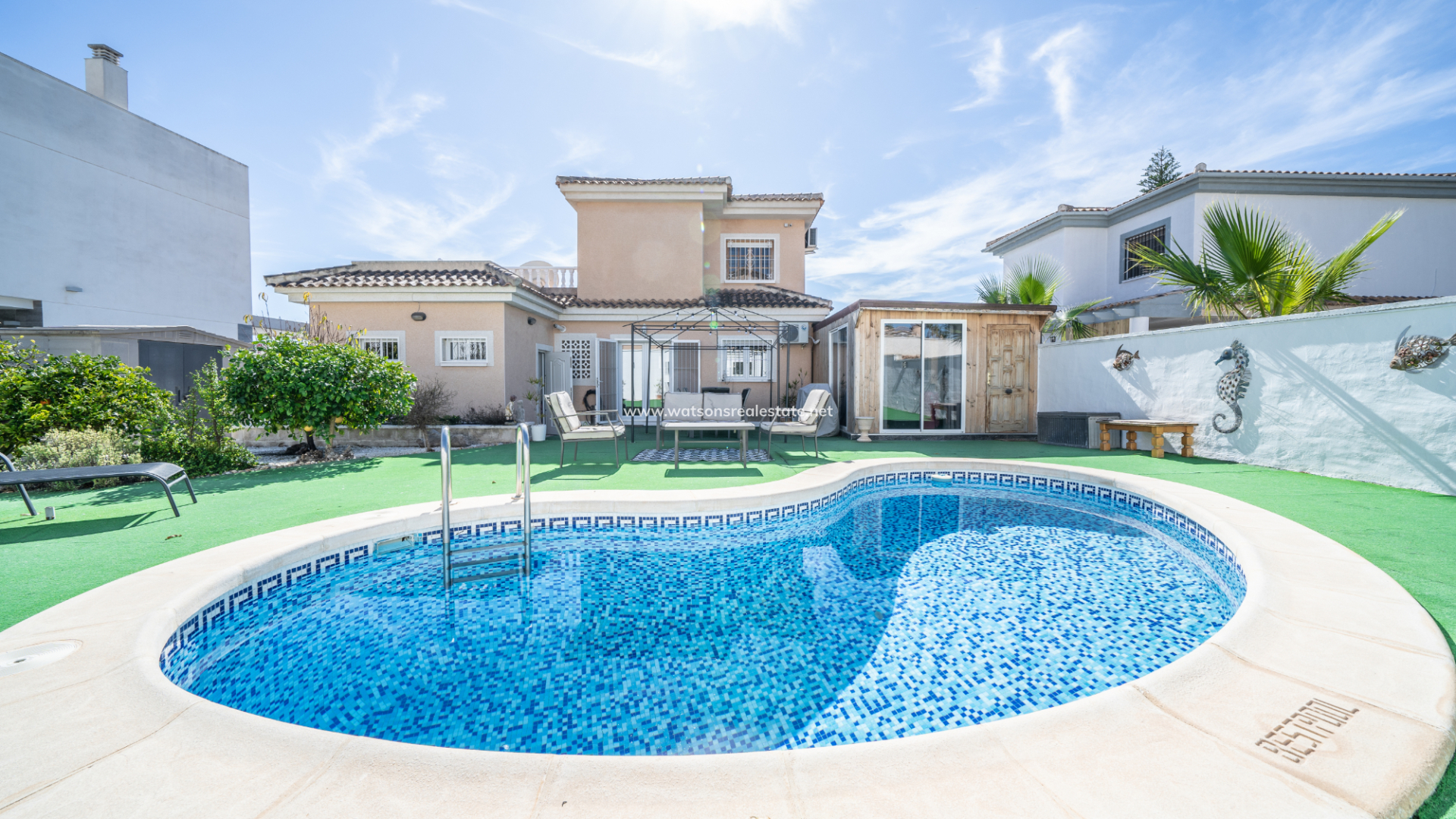 Fristaende Villa - Resale - Urb. La Marina - 5600