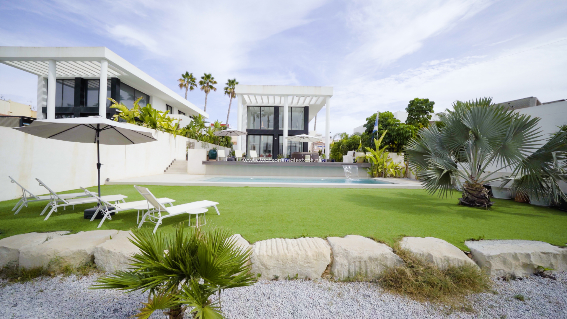 Fristaende Villa - Resale - Urb. La Marina - 5750