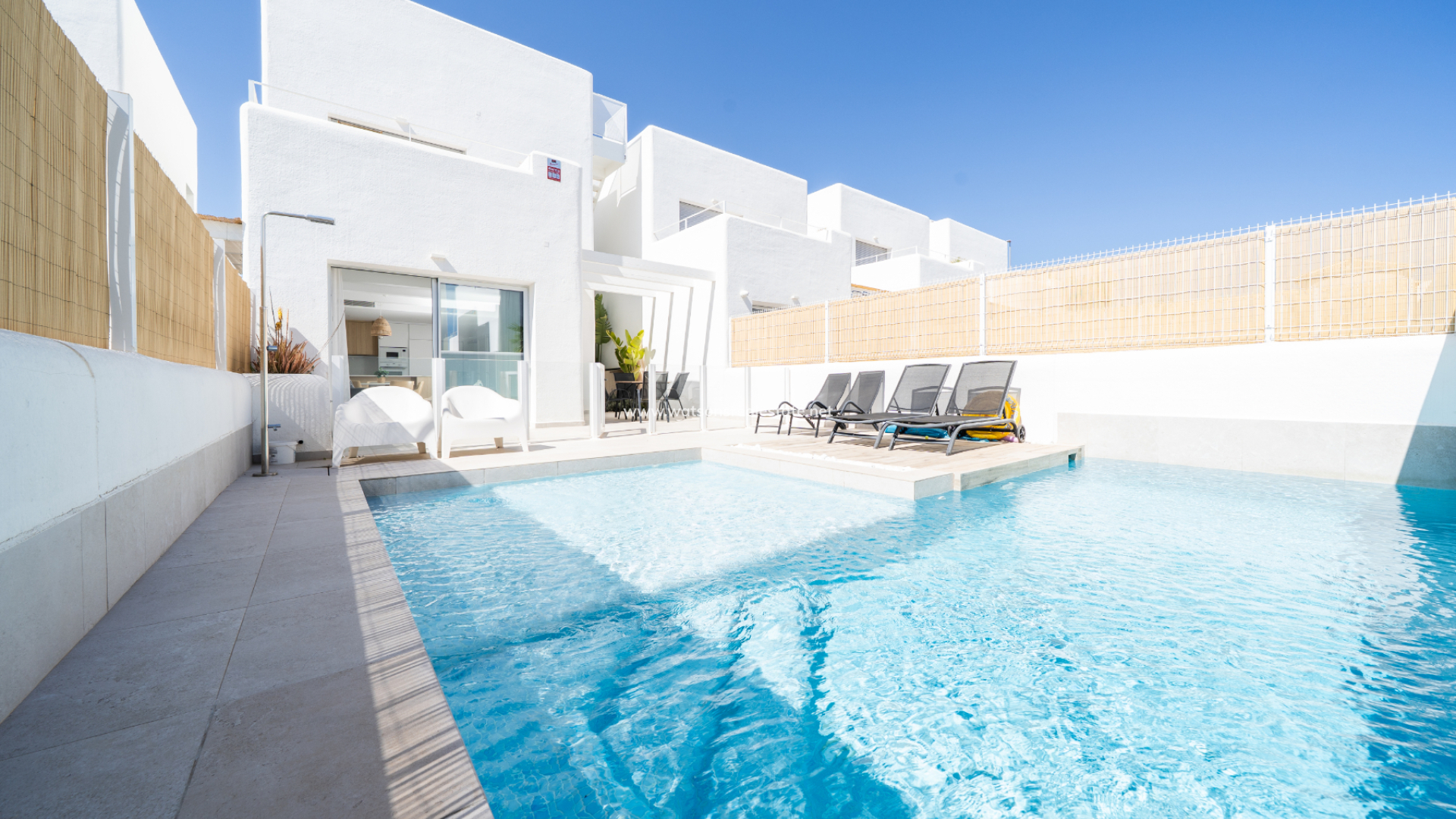 Fristaende Villa - Resale - Urb. La Marina - 5963