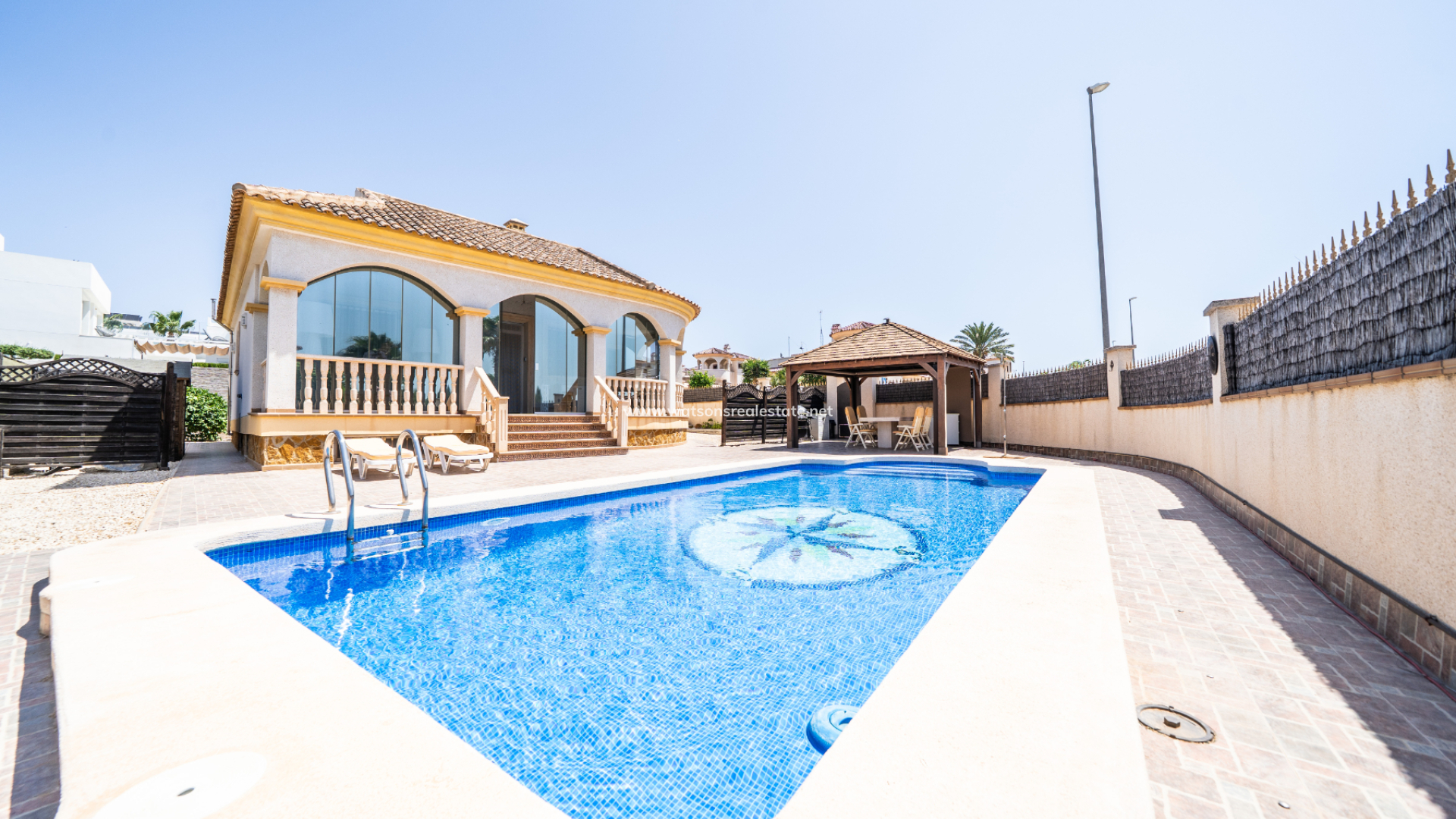 Fristaende Villa - Resale - Urb. La Marina - 6004