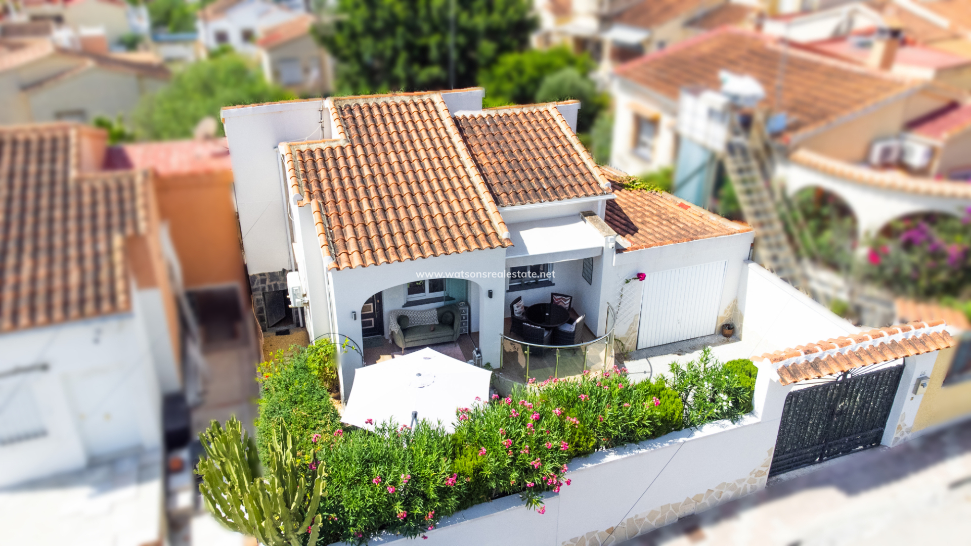 Fristaende Villa - Resale - Urb. La Marina - 6013