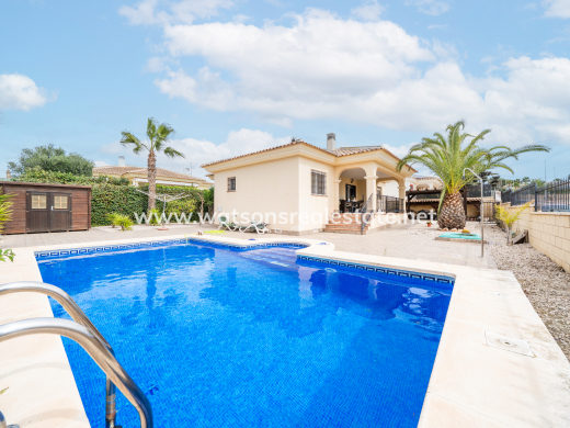 Fristaende Villa - Resale - Urb. La Marina - Urb. La Marina