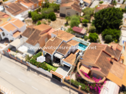 Fristaende Villa · Resale · Urb. La Marina · Urb. La Marina
