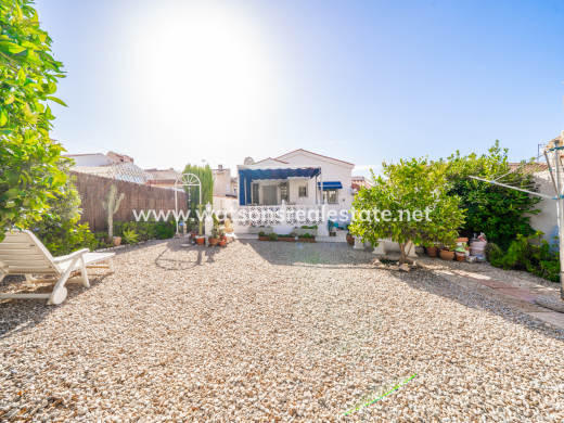 Fristaende Villa - Resale - Urb. La Marina - Urb. La Marina