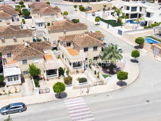 Halb Freistehend · Resale · Urb. La Marina · Urb. La Marina