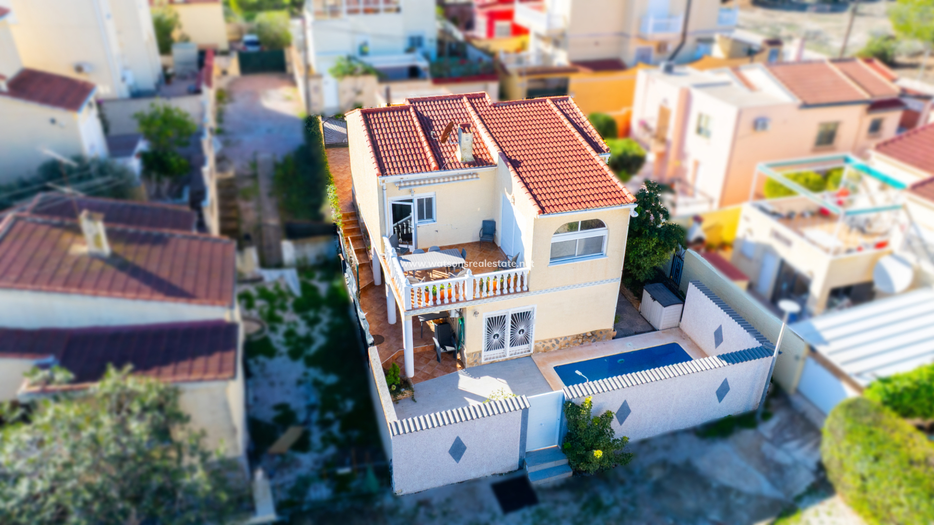 Maison Individuelle - Revente - Urb. La Marina - 6100