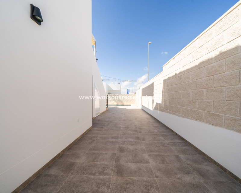 New Build - Freistendhe Villa - Urb. La Marina