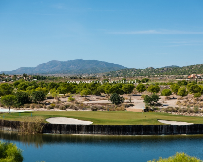 Nieuwe villas te koop op golfbanen in Murcia