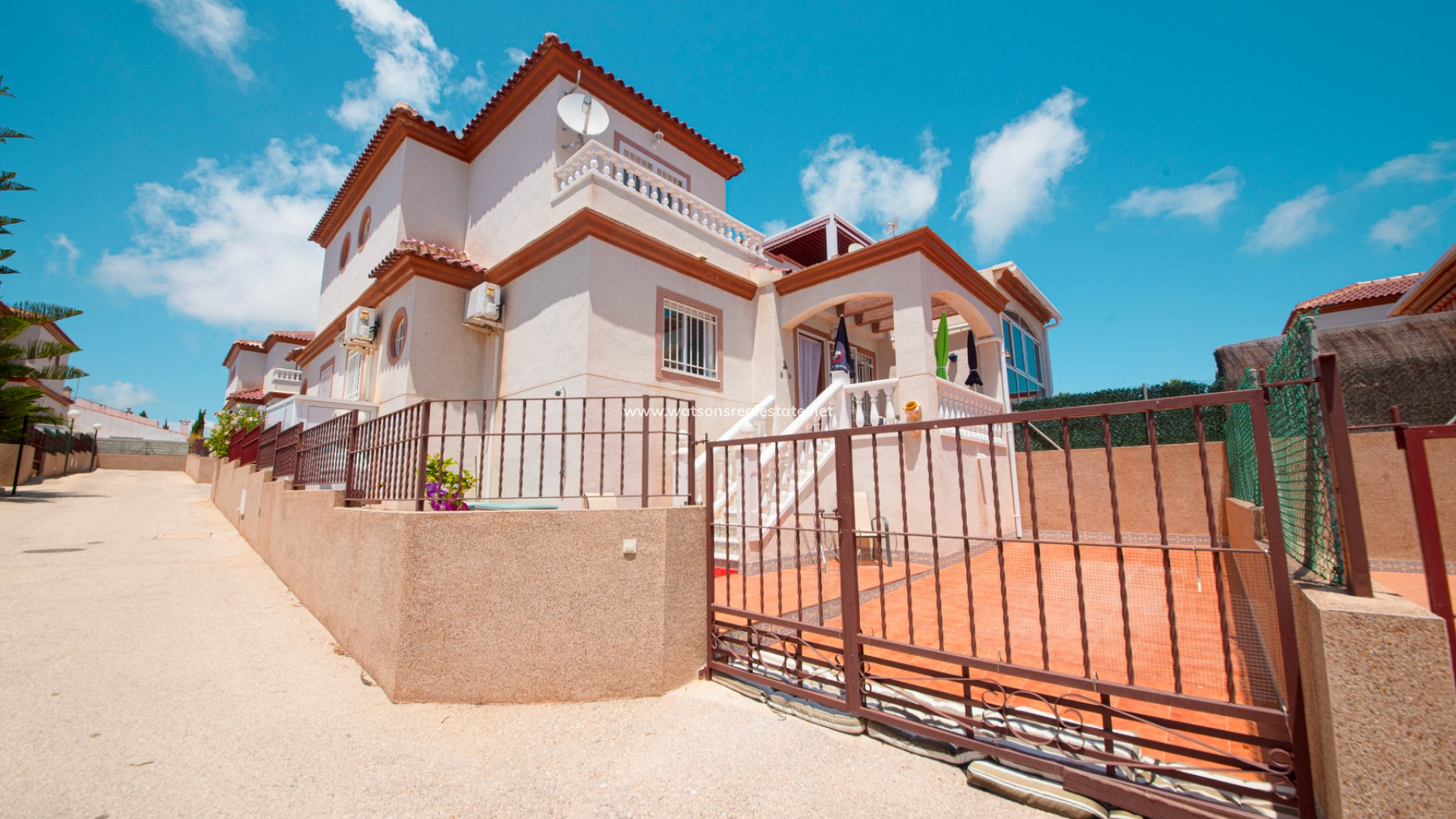 Quad - Resale - Urb. La Escuera - 4925