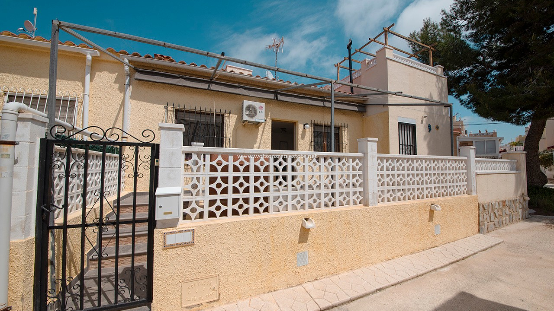 Radhus - Resale - Urb. La Marina - 4844