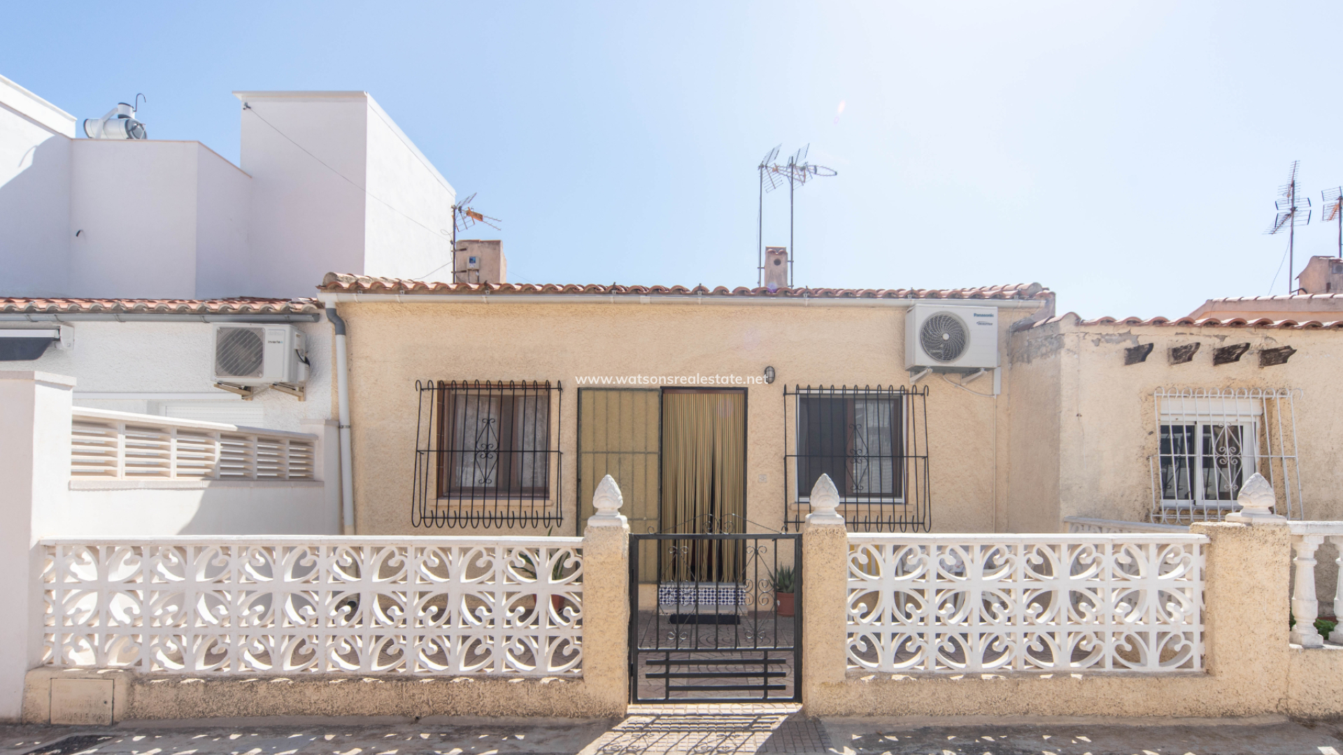Radhus - Resale - Urb. La Marina - 5232