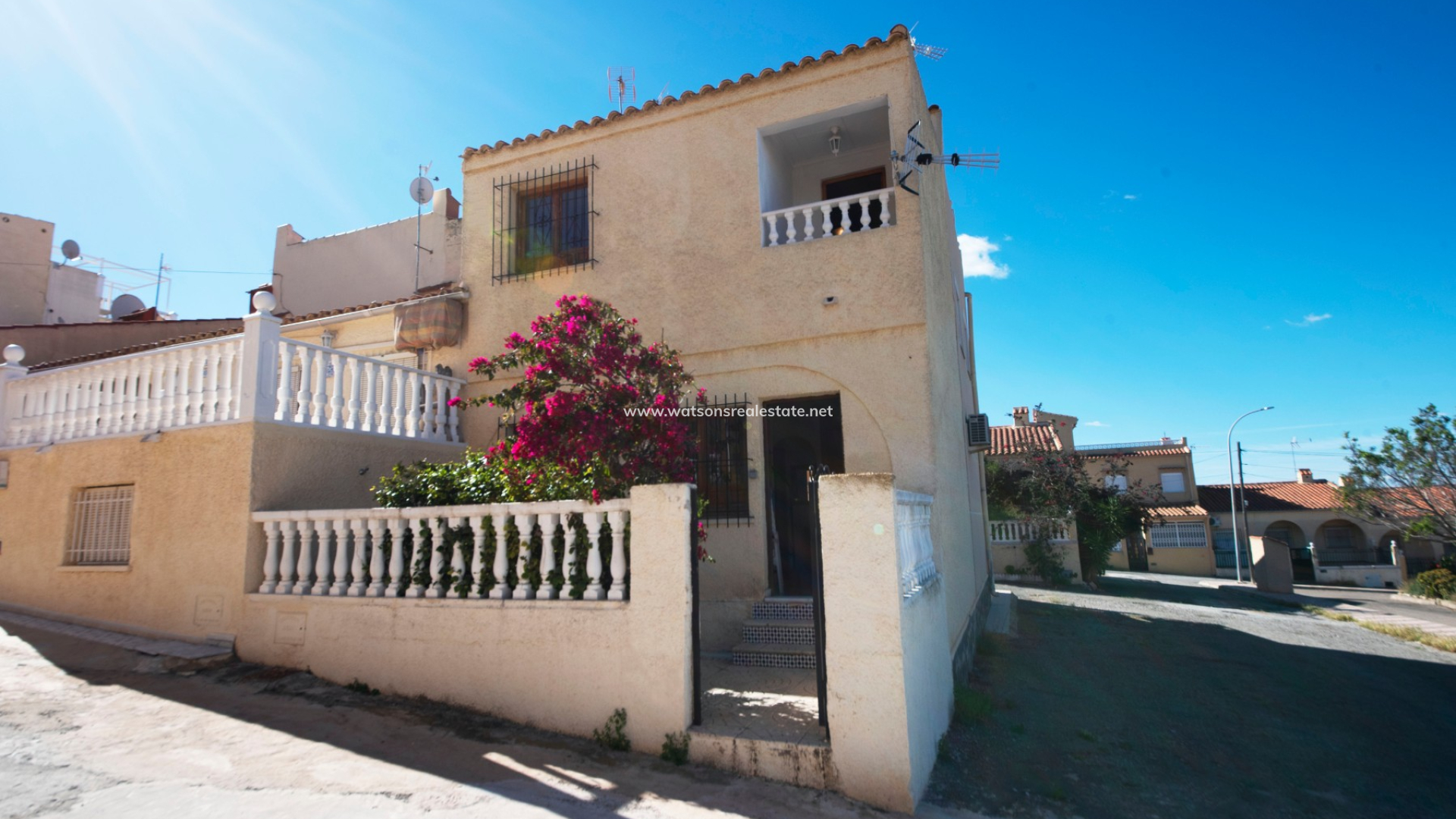 Reinhaus - Resale - Urb. La Marina - 4881
