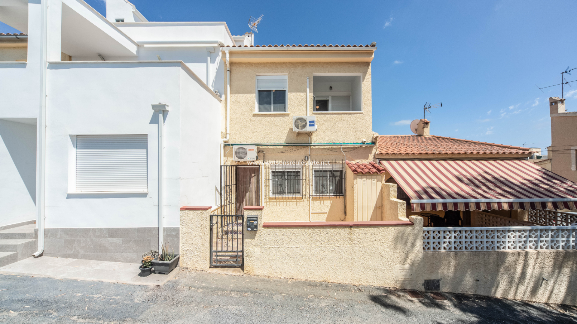 Reinhaus - Resale - Urb. La Marina - 5183