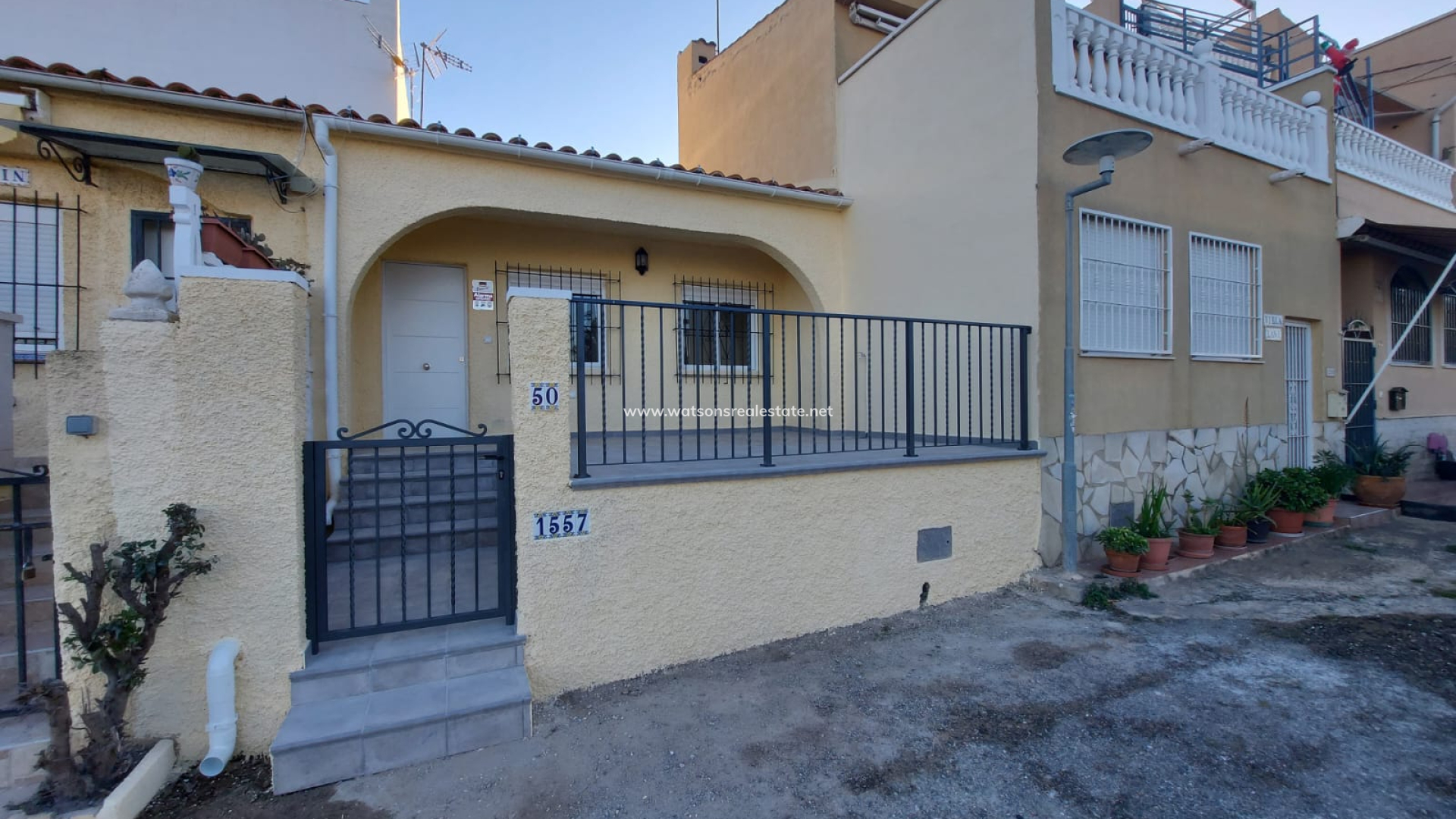 Reinhaus - Resale - Urb. La Marina - 5584