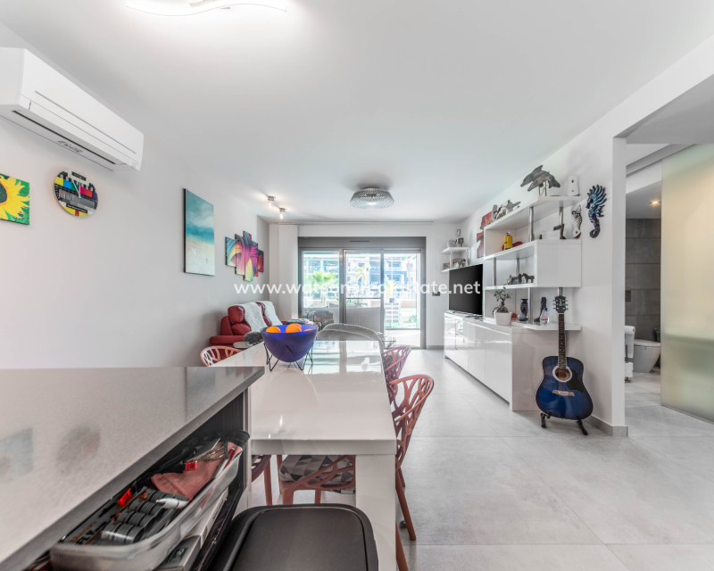 Resale - Apartment - Guardamar del Segura - El Raso