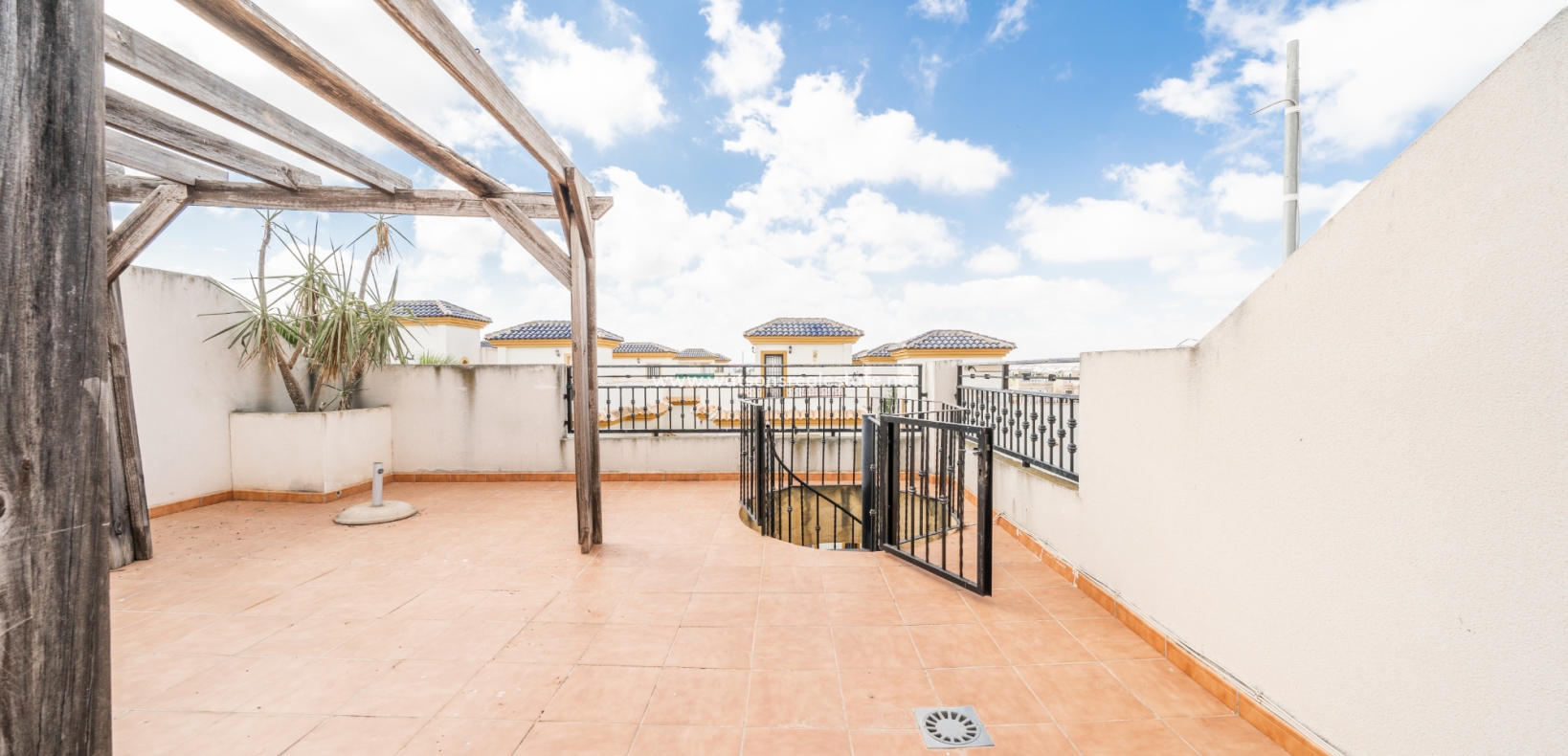 Resale - Apartment - Urb. El Oasis - La Marina