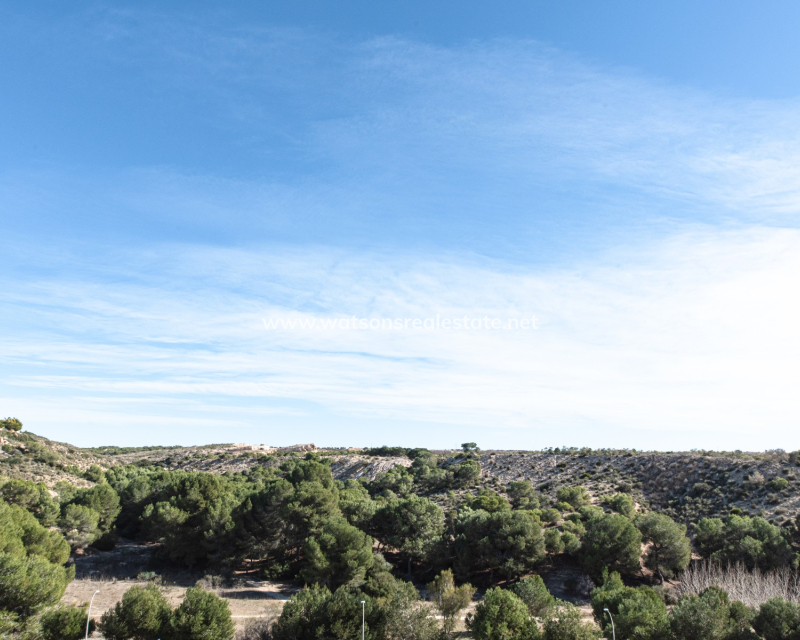 Resale - Apartment - Urb. La Marina